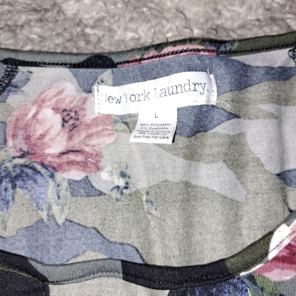 New York Laundry Blouse Size L - Picture 2 of 3